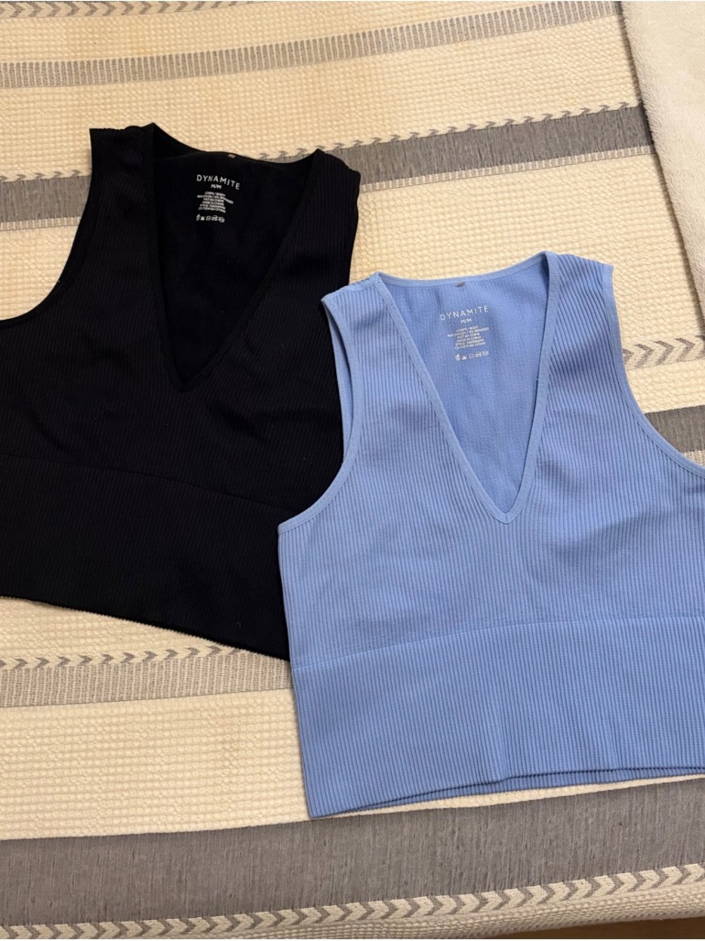 X2 Dynamite Ribbed V-Neck Crop Tank - Black & Light Blue